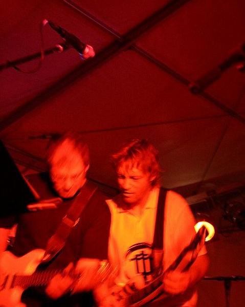 l_62fe2a21dd9448229306f67145c3ab81.jpg - Master und Katsch in Aktion