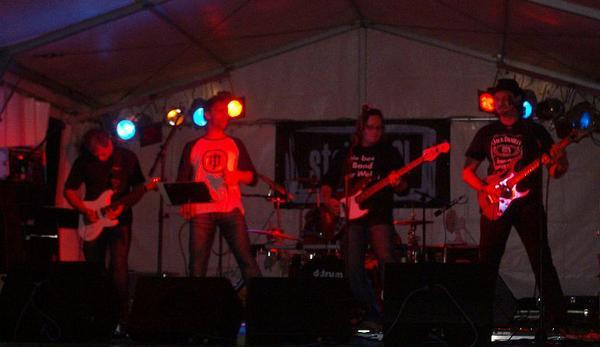 l_7832a594d2844e8fa97456879563e66c.jpg - Rotlichtbezirk