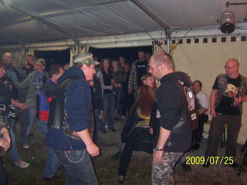 100_0624.jpg - Tanzende Biker